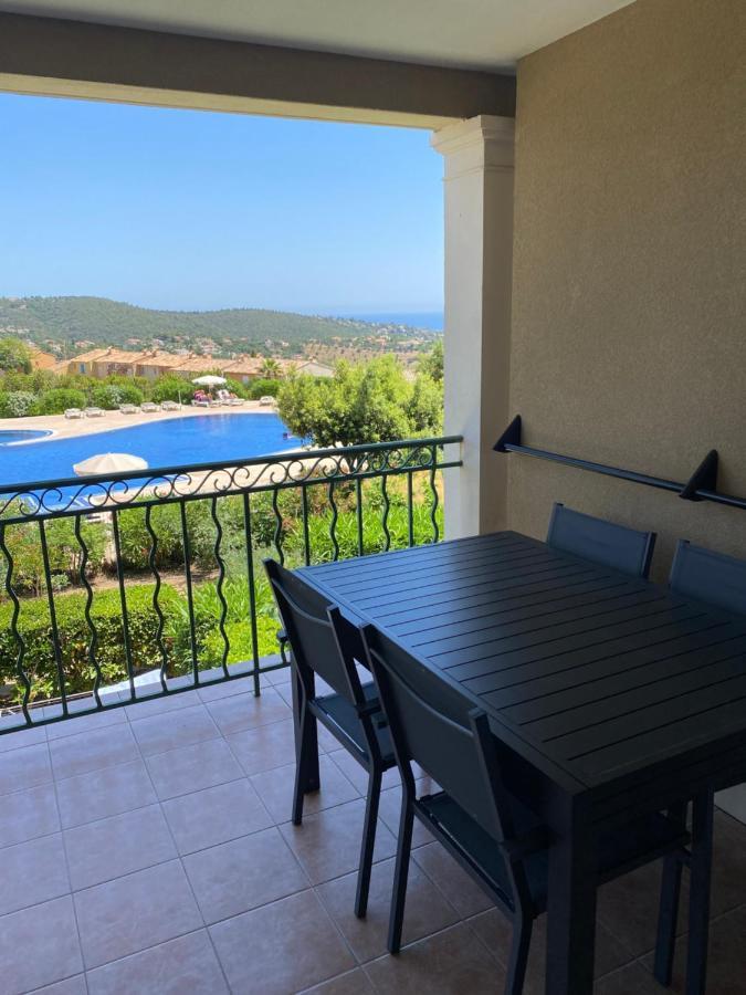 Appart. Vue Mer Avec Piscine - Golfe De St Tropez 레지상브르 외부 사진